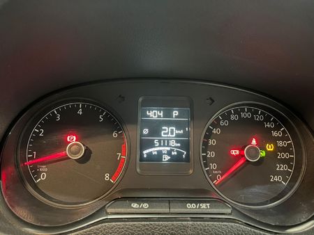 2024-Volkswagen-Polo-Vivo-16-Comfortline-Auto-5-dr_10