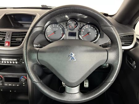 2012-Peugeot-207-CC-16-Sport-II_10