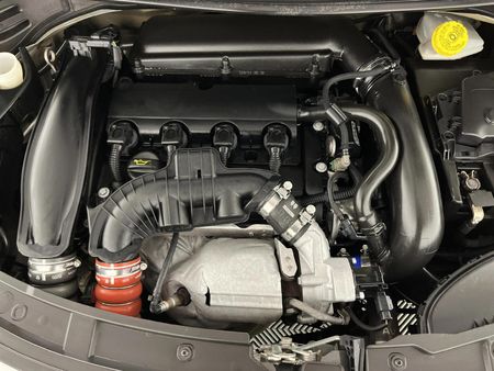 2012-Peugeot-207-CC-16-Sport-II_11