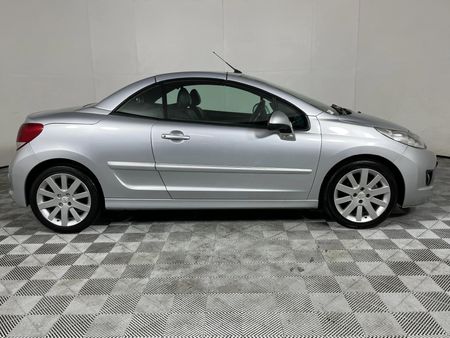 2012-Peugeot-207-CC-16-Sport-II_15