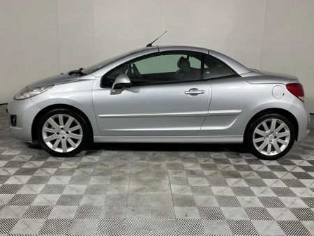 2012-Peugeot-207-CC-16-Sport-II_17