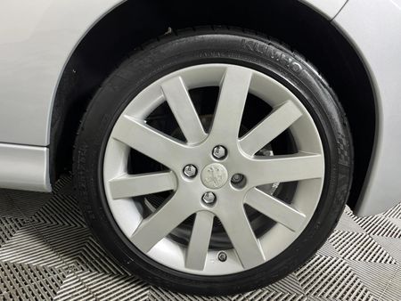 2012-Peugeot-207-CC-16-Sport-II_5