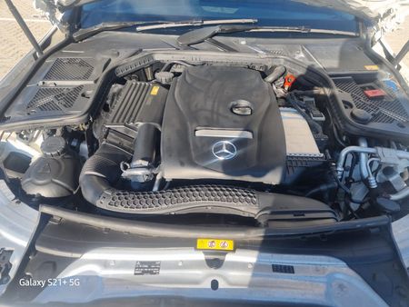 2016-Mercedes-Benz-C-Class-C-180-Auto_10