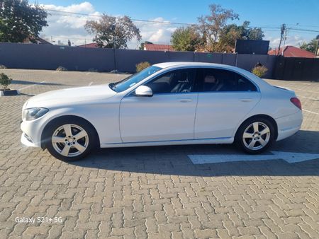 2016-Mercedes-Benz-C-Class-C-180-Auto_4