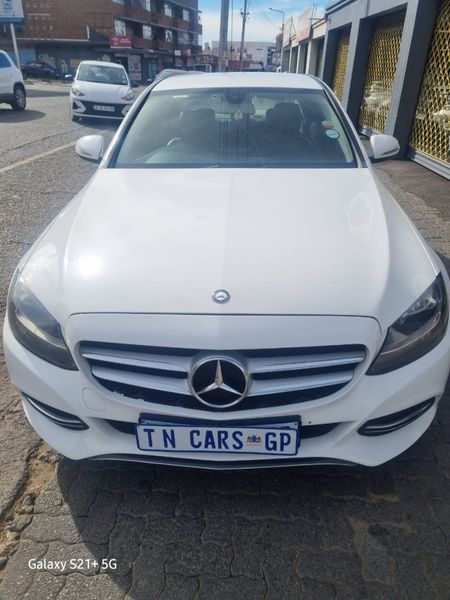 2016-Mercedes-Benz-C-Class-C-180-Auto_5