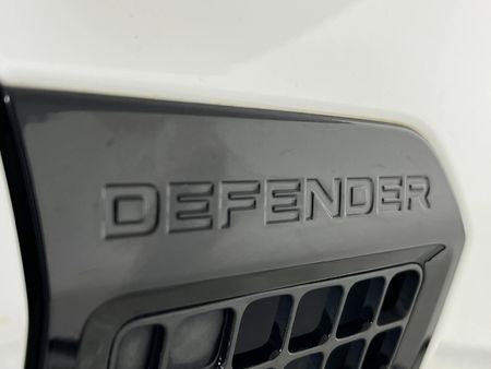2020-Land-Rover-Defender-110-D240-S-177kW_11