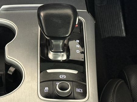 2018-Kia-Stinger-33-V6-GT_9