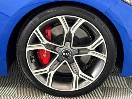 2018-Kia-Stinger-33-V6-GT_3