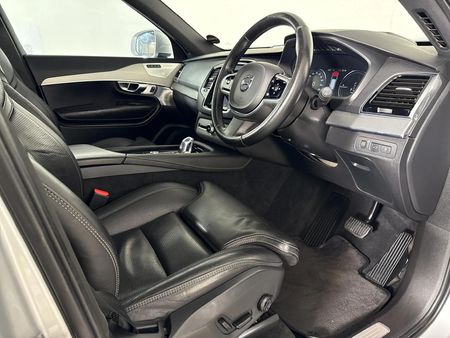 2017-Volvo-XC90-T8-Twin-Engine-Inscription-AWD_9