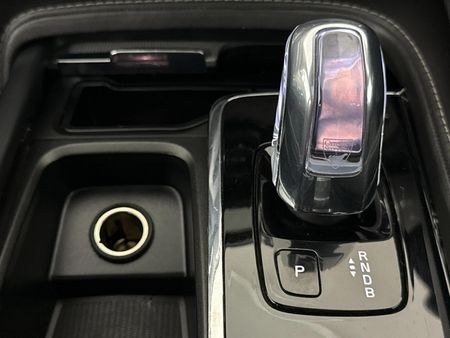 2017-Volvo-XC90-T8-Twin-Engine-Inscription-AWD_10