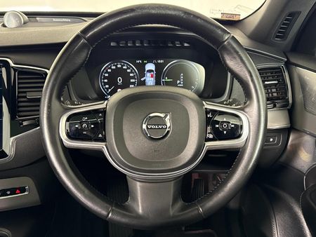 2017-Volvo-XC90-T8-Twin-Engine-Inscription-AWD_11