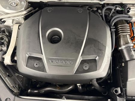 2017-Volvo-XC90-T8-Twin-Engine-Inscription-AWD_12