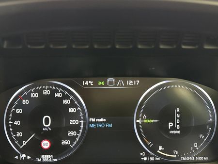 2017-Volvo-XC90-T8-Twin-Engine-Inscription-AWD_2