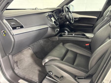 2017-Volvo-XC90-T8-Twin-Engine-Inscription-AWD_8