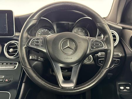 2017-Mercedes-Benz-GLC-220d_12