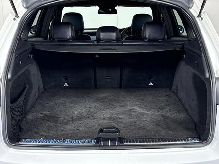 2017-Mercedes-Benz-GLC-220d_14