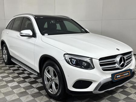 2017-Mercedes-Benz-GLC-220d_16