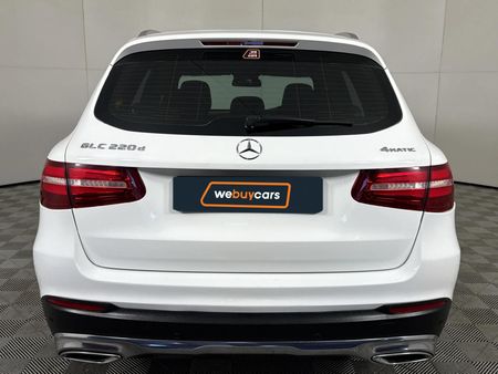 2017-Mercedes-Benz-GLC-220d_18