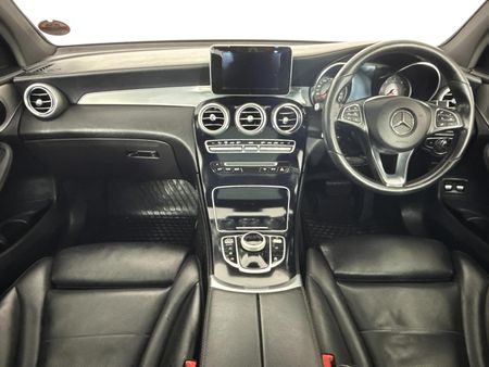 2017-Mercedes-Benz-GLC-220d_1