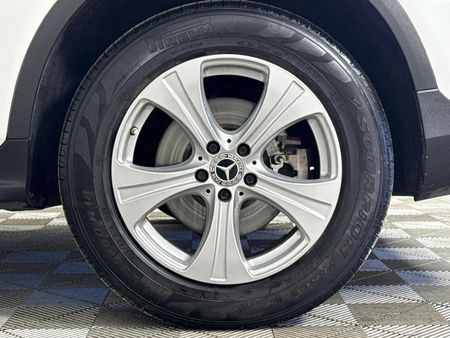 2017-Mercedes-Benz-GLC-220d_6