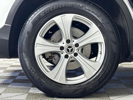 2017-Mercedes-Benz-GLC-220d_7