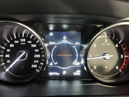 2019-Land-Rover-Discovery-Sport-20i4-D-HSE-Lux_2