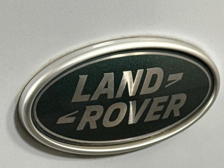 2018-Land-Rover-Range-Rover-Velar-30-D-HSE-D300_11
