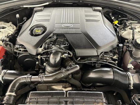2018-Land-Rover-Range-Rover-Velar-30-D-HSE-D300_13