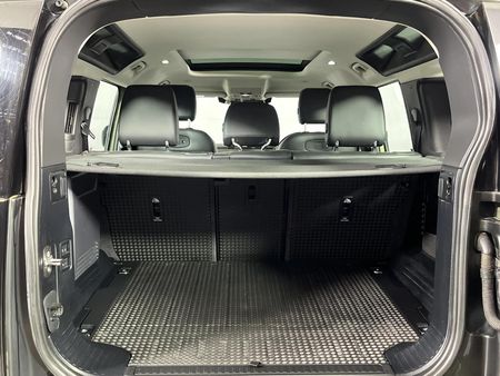 2021-Land-Rover-Defender-110-D300-SE-X-Dynamic-221kW_16