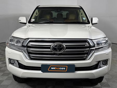 2017-Toyota-Land-Cruiser-200-45-D-V8-VX-R-Auto_15