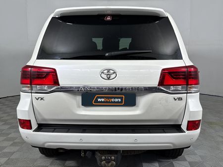 2017-Toyota-Land-Cruiser-200-45-D-V8-VX-R-Auto_18