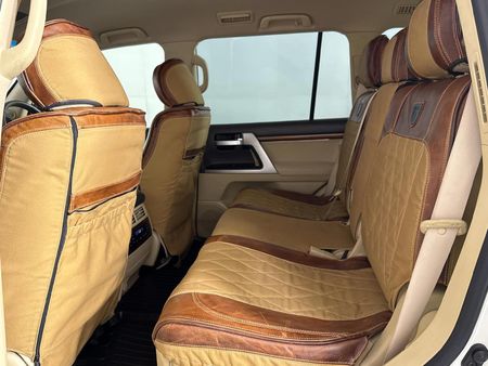 2017-Toyota-Land-Cruiser-200-45-D-V8-VX-R-Auto_3
