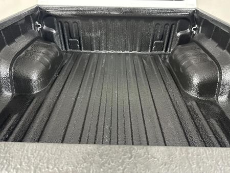 2022-Toyota-Hilux-28-GD-6-Raised-Body-Legend-4x4-Auto-Double-Cab_11