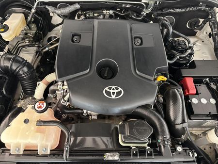 2022-Toyota-Hilux-28-GD-6-Raised-Body-Legend-4x4-Auto-Double-Cab_12
