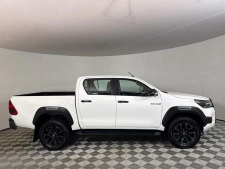 2022-Toyota-Hilux-28-GD-6-Raised-Body-Legend-4x4-Auto-Double-Cab_15