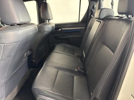 2022-Toyota-Hilux-28-GD-6-Raised-Body-Legend-4x4-Auto-Double-Cab_3