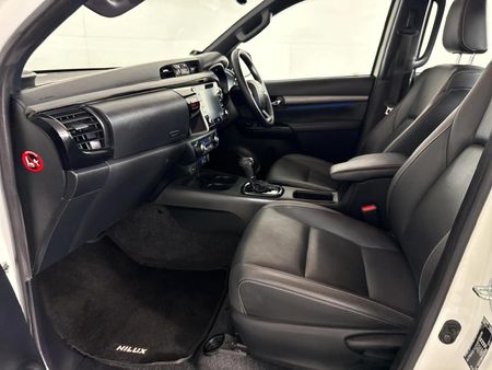 2022-Toyota-Hilux-28-GD-6-Raised-Body-Legend-4x4-Auto-Double-Cab_8