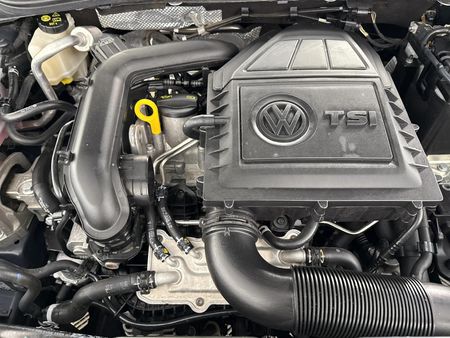 2025-Volkswagen-Polo-10-TSI_12