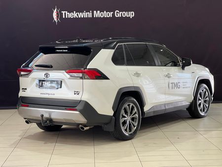 2025-Toyota-RAV4-25-VX-Hybrid-CVT-E-Four_4