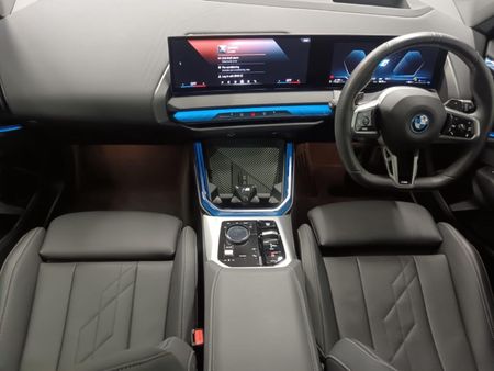 2024-BMW-X3-30e-xDrive-M-Sport_13