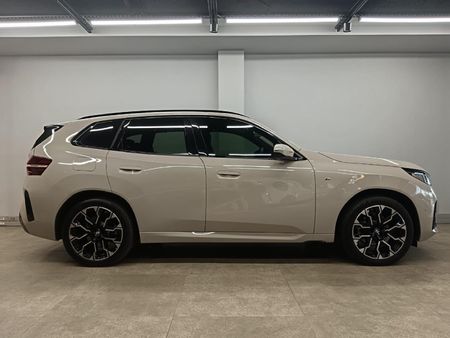 2024-BMW-X3-30e-xDrive-M-Sport_2