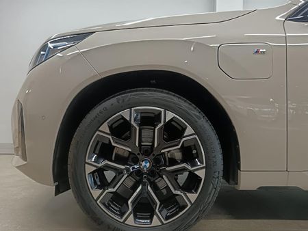2024-BMW-X3-30e-xDrive-M-Sport_6