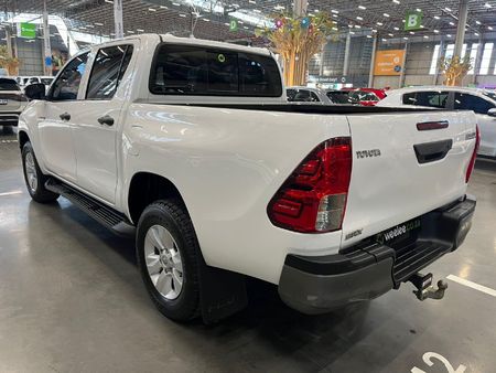 2018-Toyota-Hilux-24-GD-6-Raised-Body-SRX-Double-Cab_4