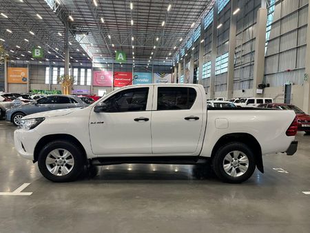 2018-Toyota-Hilux-24-GD-6-Raised-Body-SRX-Double-Cab_5