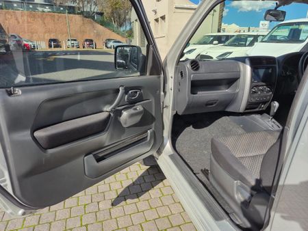 2018-Suzuki-Jimny-13-Auto_10