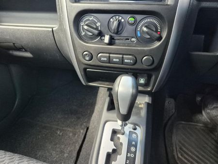 2018-Suzuki-Jimny-13-Auto_12