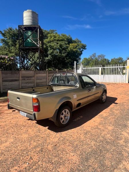 2003-Ford-Bantam-16i_3