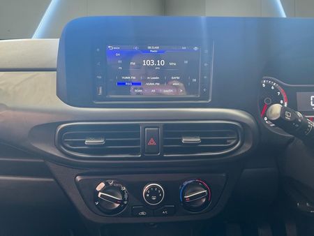 2026-Hyundai-Grand-i10-10-Fluid_9