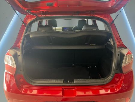 2026-Hyundai-Grand-i10-10-Fluid_15