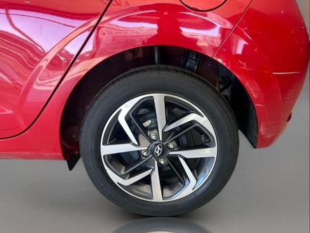 2026-Hyundai-Grand-i10-10-Fluid_16